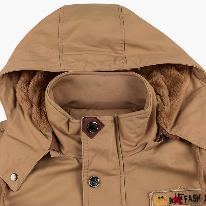 Herren Feldjacke mit verstellbarer Kapuze und mehreren Taschen