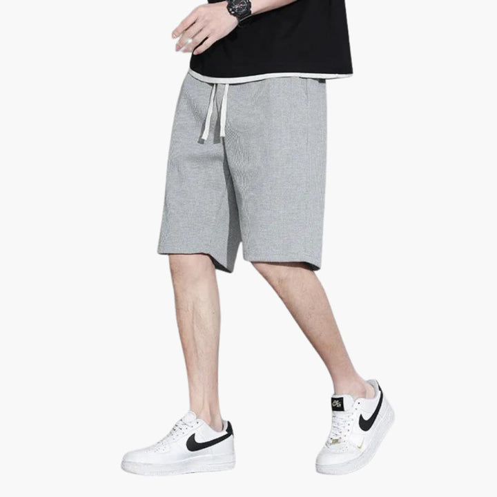 Herren Shorts knie­lang mit Seitentaschen für den Sommer
