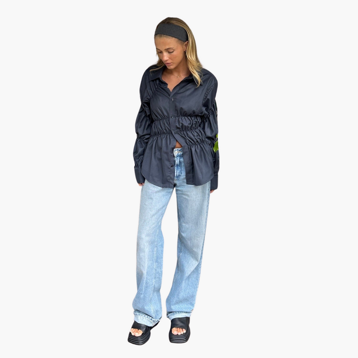 Dunkle Damen Bluse mit Raffung - Elegante lockere Bluse