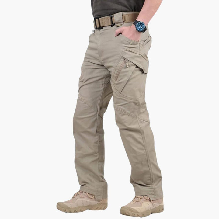 Herren-Cargohose mit Reißverschluss und mehreren Taschen