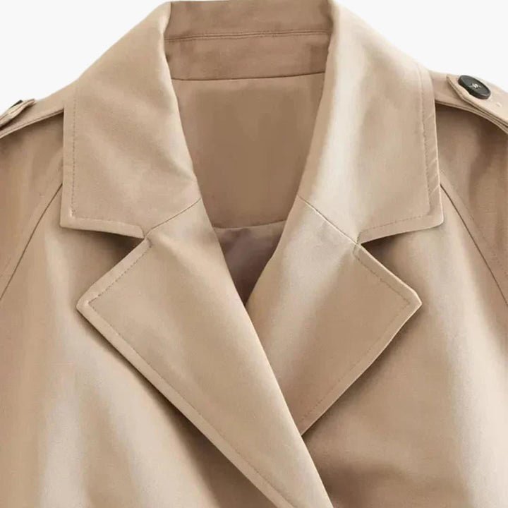 Stylische Cropped Belt Jacke für Frauen - SchmiedeMode