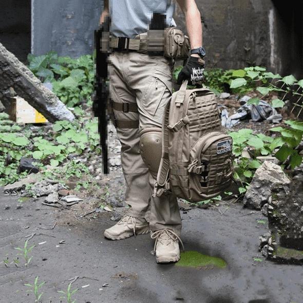 Herren-Cargohose mit Reißverschluss und mehreren Taschen
