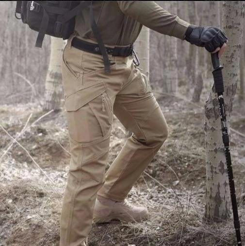 Herren-Cargohose mit Reißverschluss und mehreren Taschen