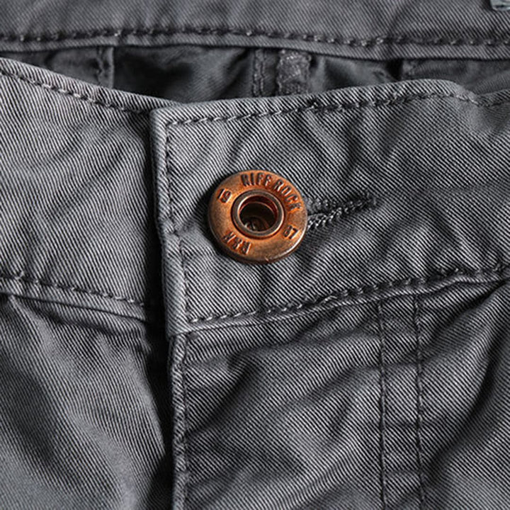 Herren Shorts aus leichter Sommerware mit Taschen und Knopfverschluss
