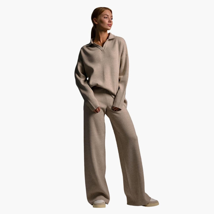 Damen Hausanzug mit Kragenoberteil und weiter Hose