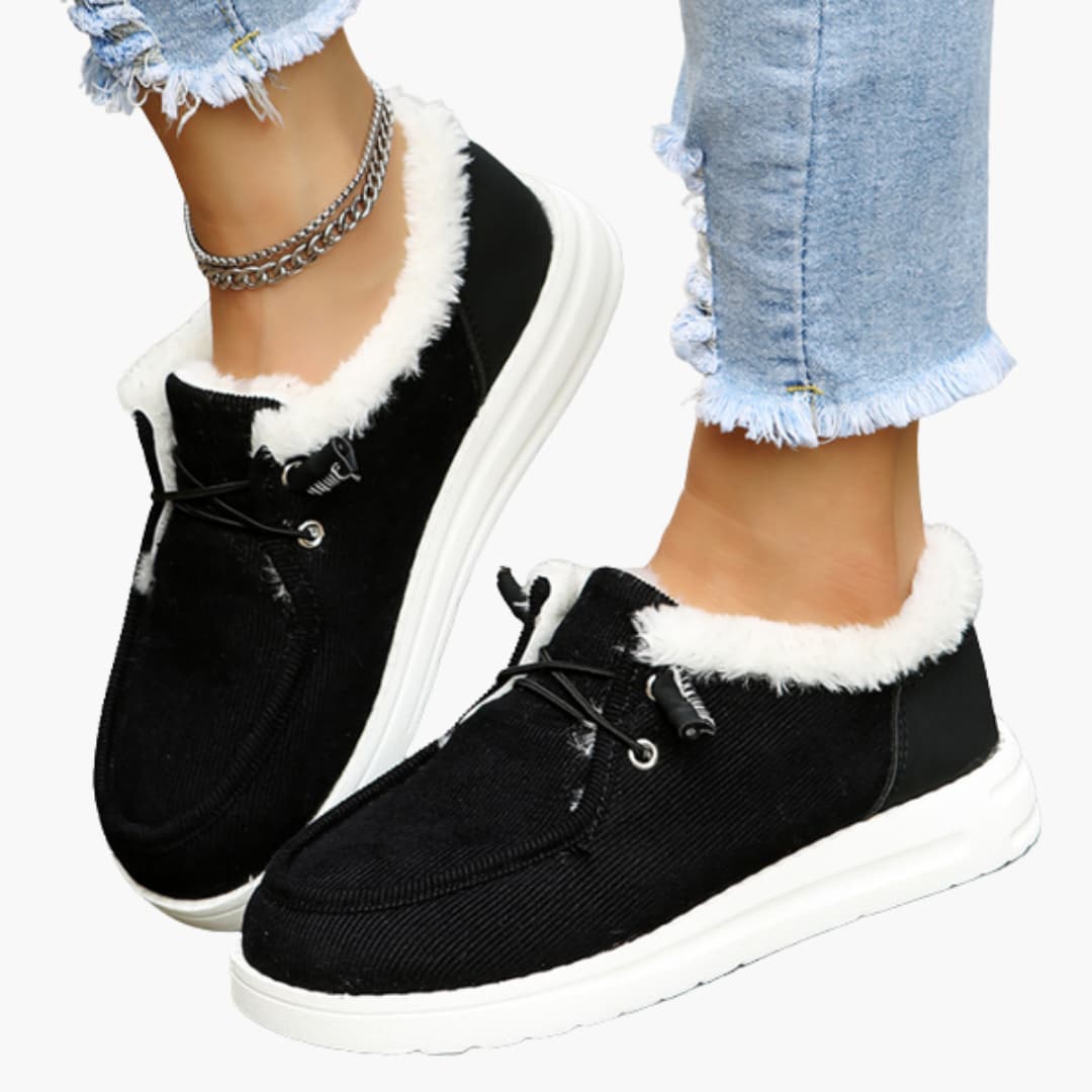 Damen Slipper mit Plüschfutter und strukturierter Laufsohle