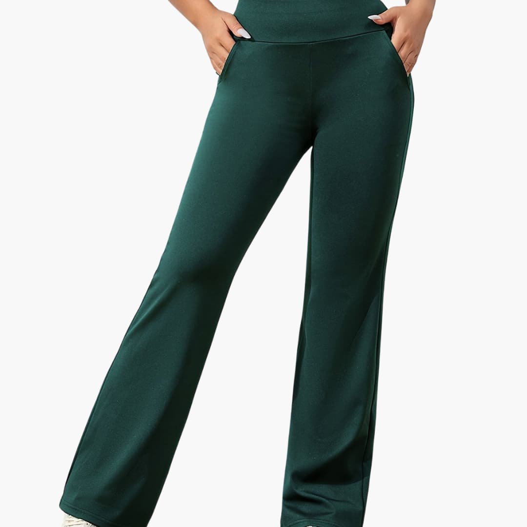 Damenhose mit Gummibund und ausgestelltem Bein