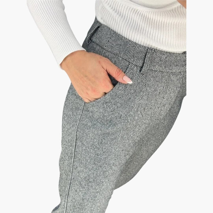 Damenhose mit High Waist und Seitentaschen