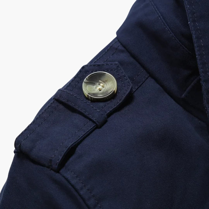Herren Trench coat mit Knopfverschluss und Taschen Details