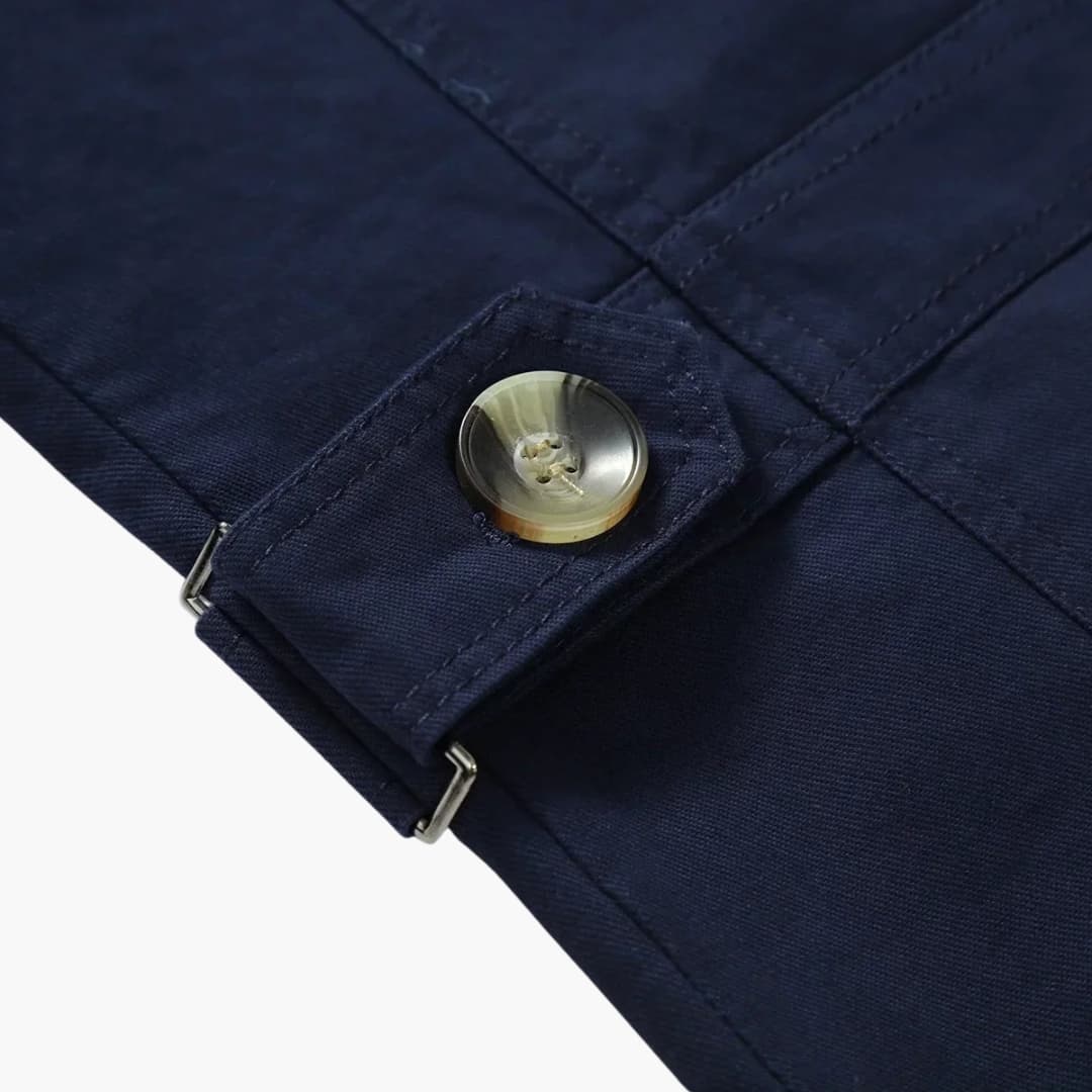 Herren Trench coat mit Knopfverschluss und Taschen Details
