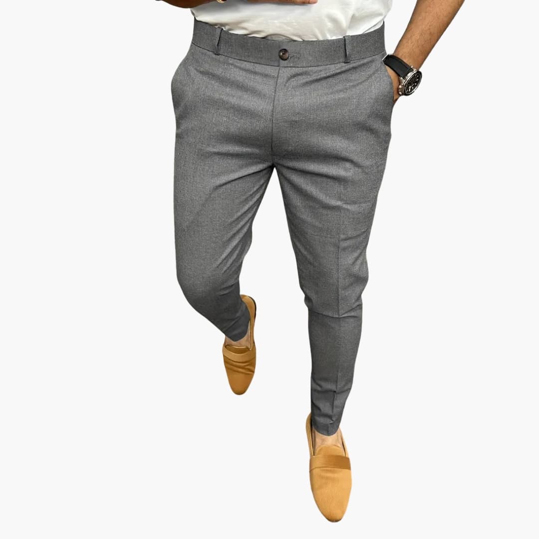 Herrenhose mit schmalem Bein und Seitentaschen