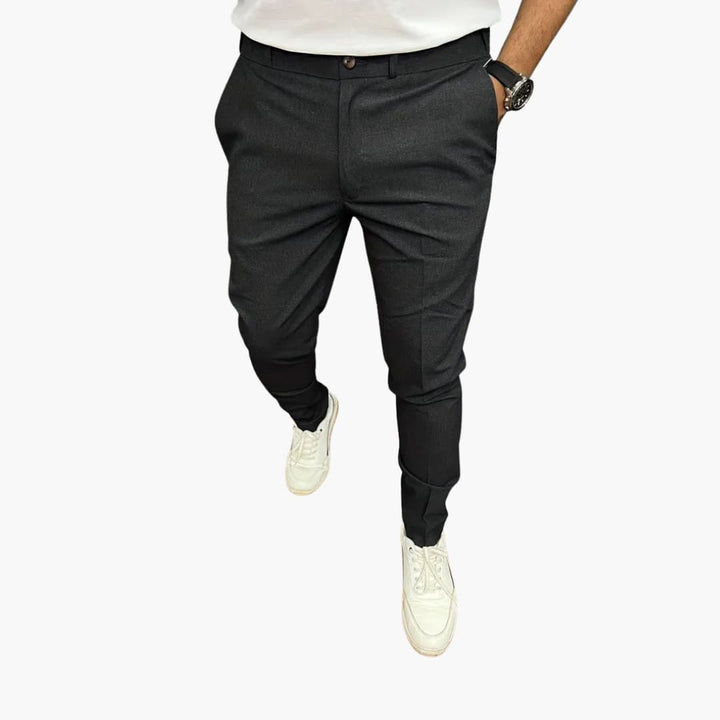 Herrenhose mit schmalem Bein und Seitentaschen