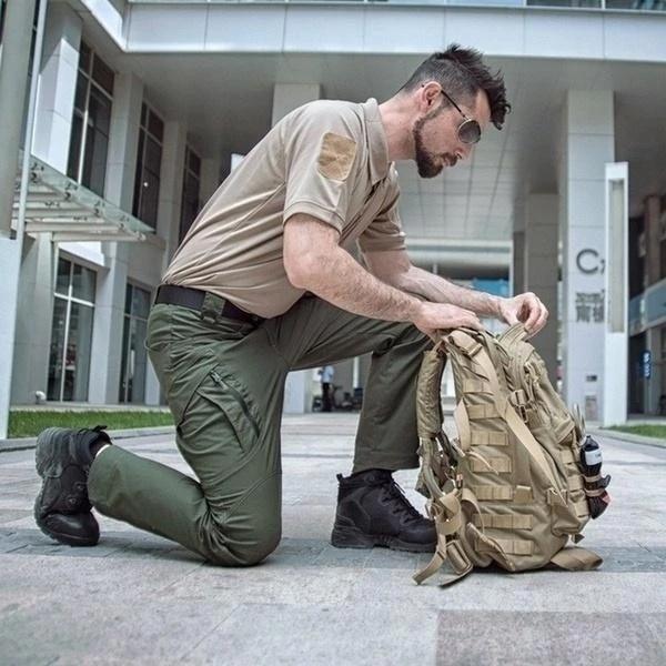 Herren-Cargohose mit Reißverschluss und mehreren Taschen